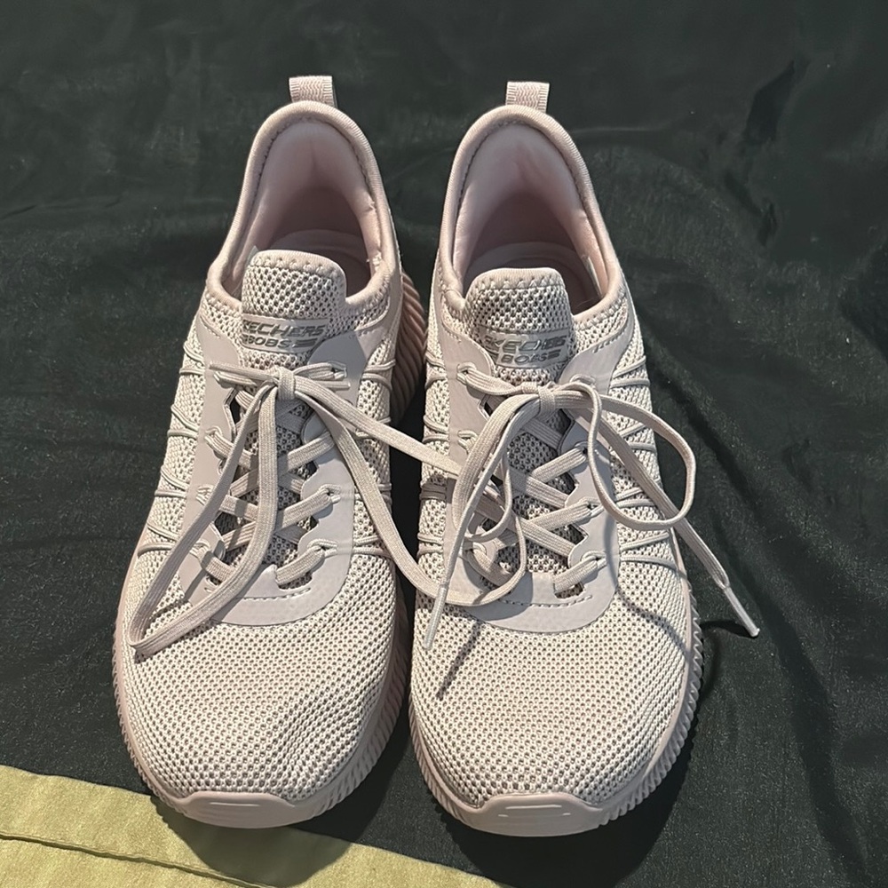 Skechers Women's Light Pink Sneakers